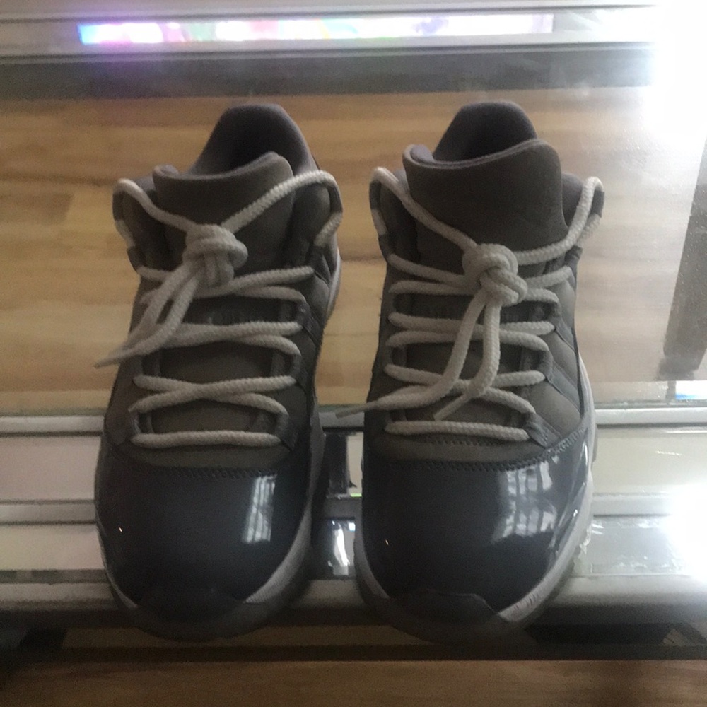 Retro concourse low cool gray
